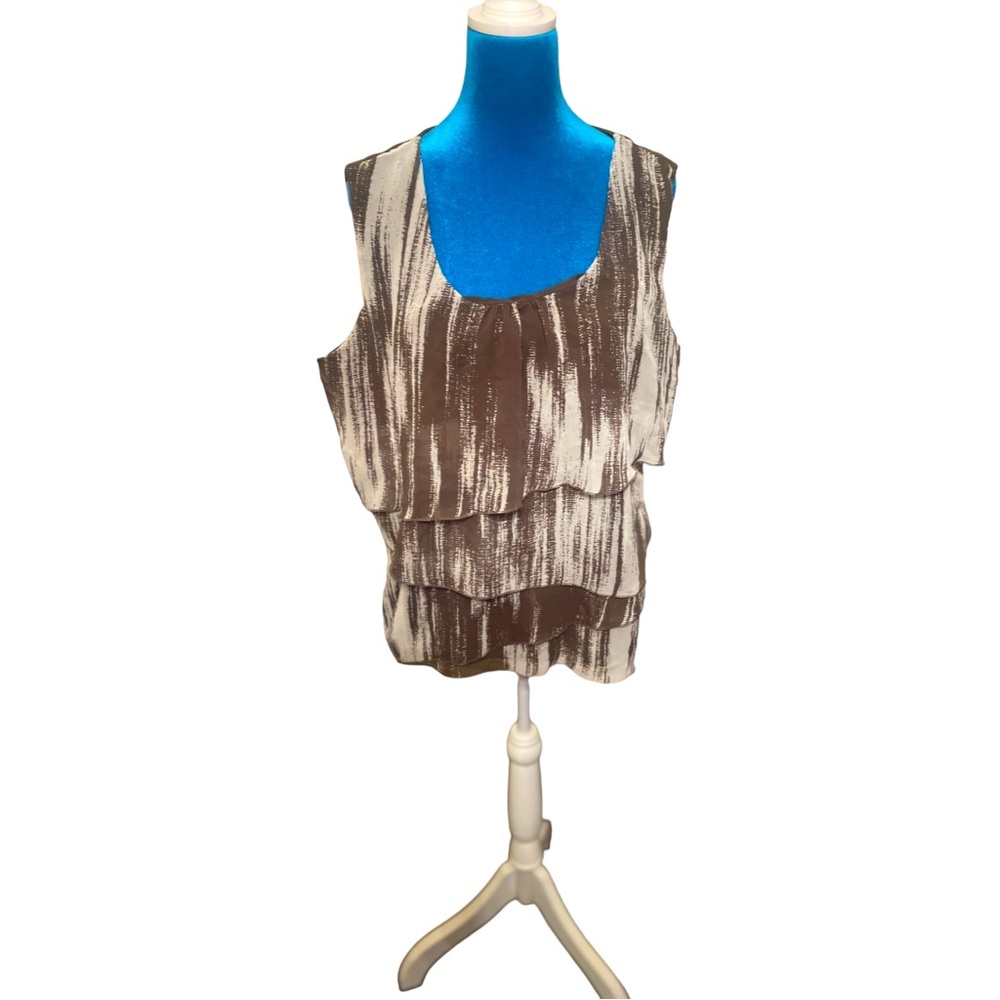 Jaclyn Smith xxlarge tank green and white ruffled front 67% poly 29% rayon